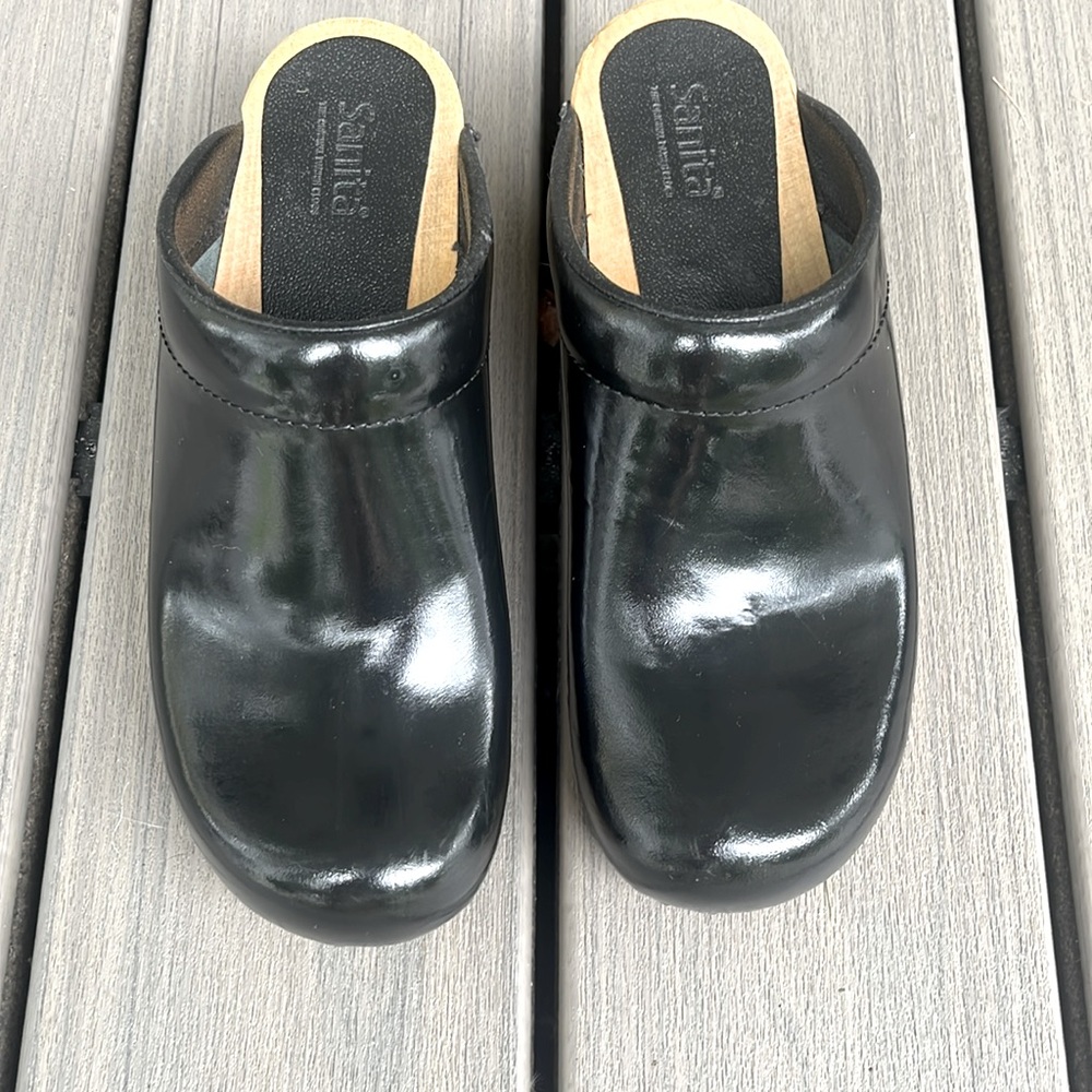 Sanita wood soled patent leather open backed clogs, womens’s 10/eu 41